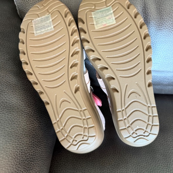New Skechers,pink.8 - Picture 5 of 6